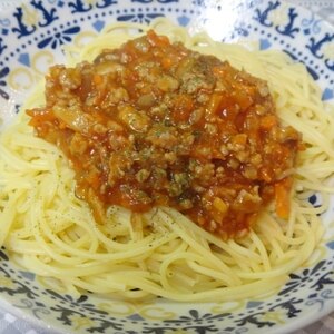 フレッシュトマトでミートソーススパゲッティ